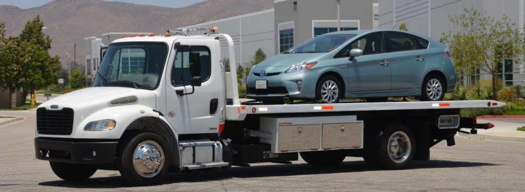 Hiring Truck Towing Services for Your Emergency Solutions